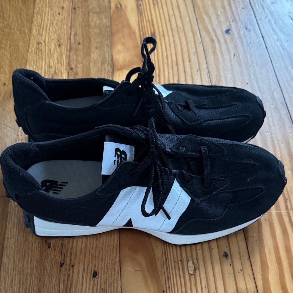 NWOT New Balance woman’s size 6